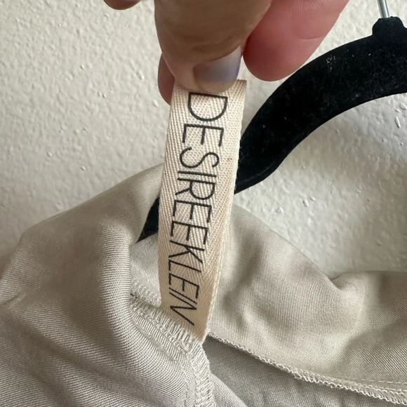 DERIREEKLEIN SIMPLICITY DRESS - Picture 4 of 5